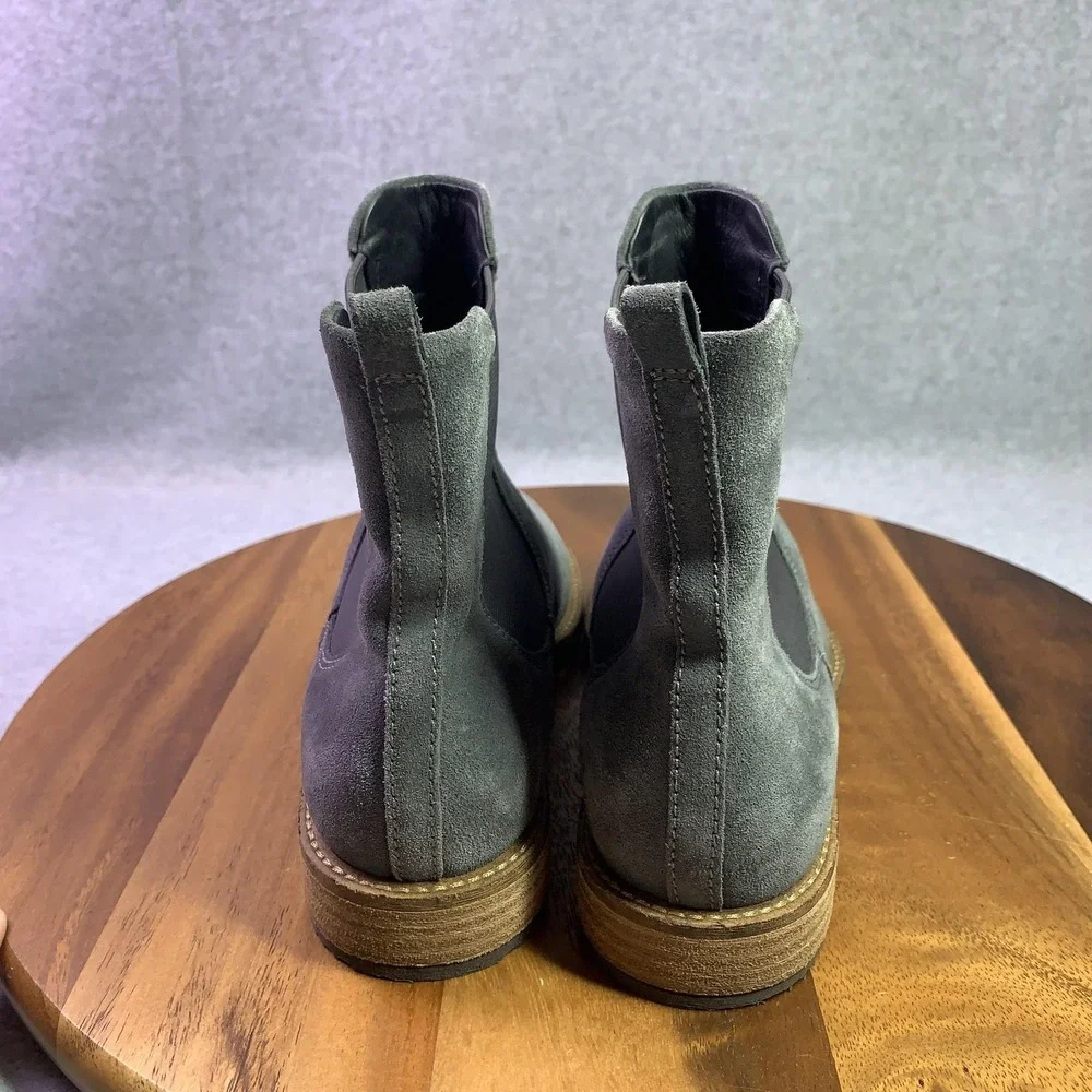 ECCO Boots Mens 8.5 Gray Suede Chelsea Ankle Pull On Comfort Block Heel Casual